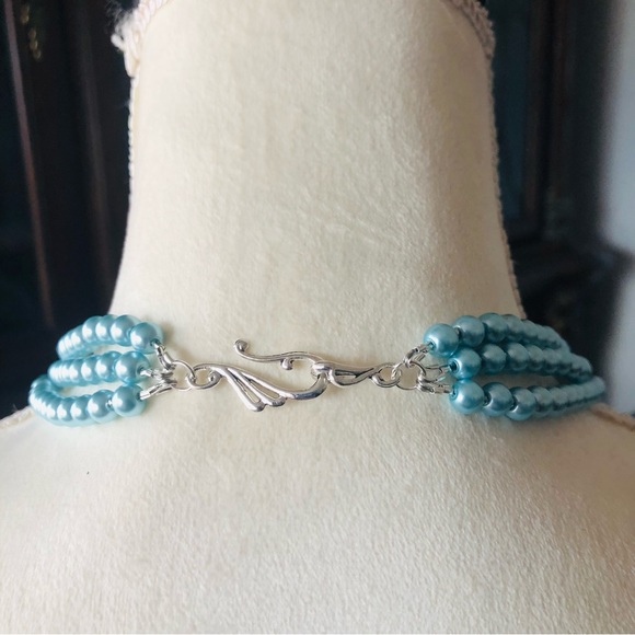 Handcrafted repurpose blue crystal gem Czech glass Pearl toggle clasp necklace - Picture 7 of 9